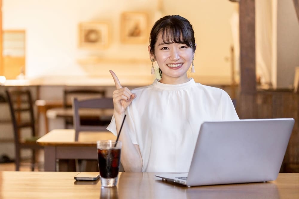 副業で月30万円稼ぐ方法は？おすすめの副業と稼ぐためのコツを紹介