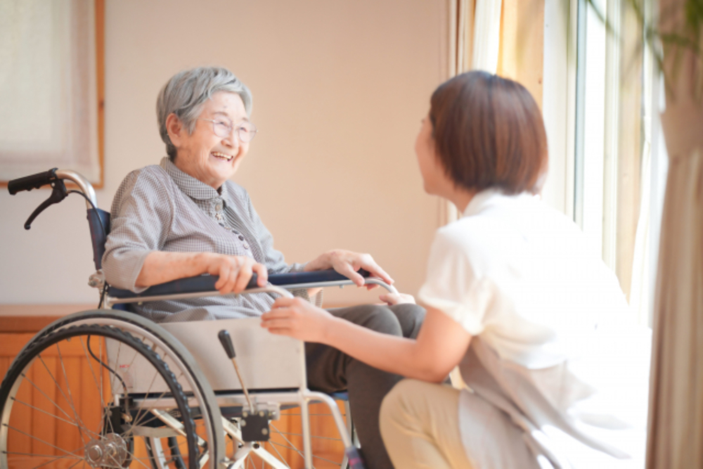 儲かるデイサービスを開業するには？資金や資格と失敗しないコツを解説